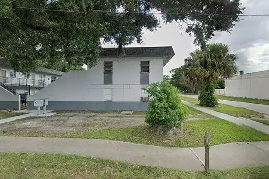Charming 1 Bedroom, 1 Bathroom Apartment