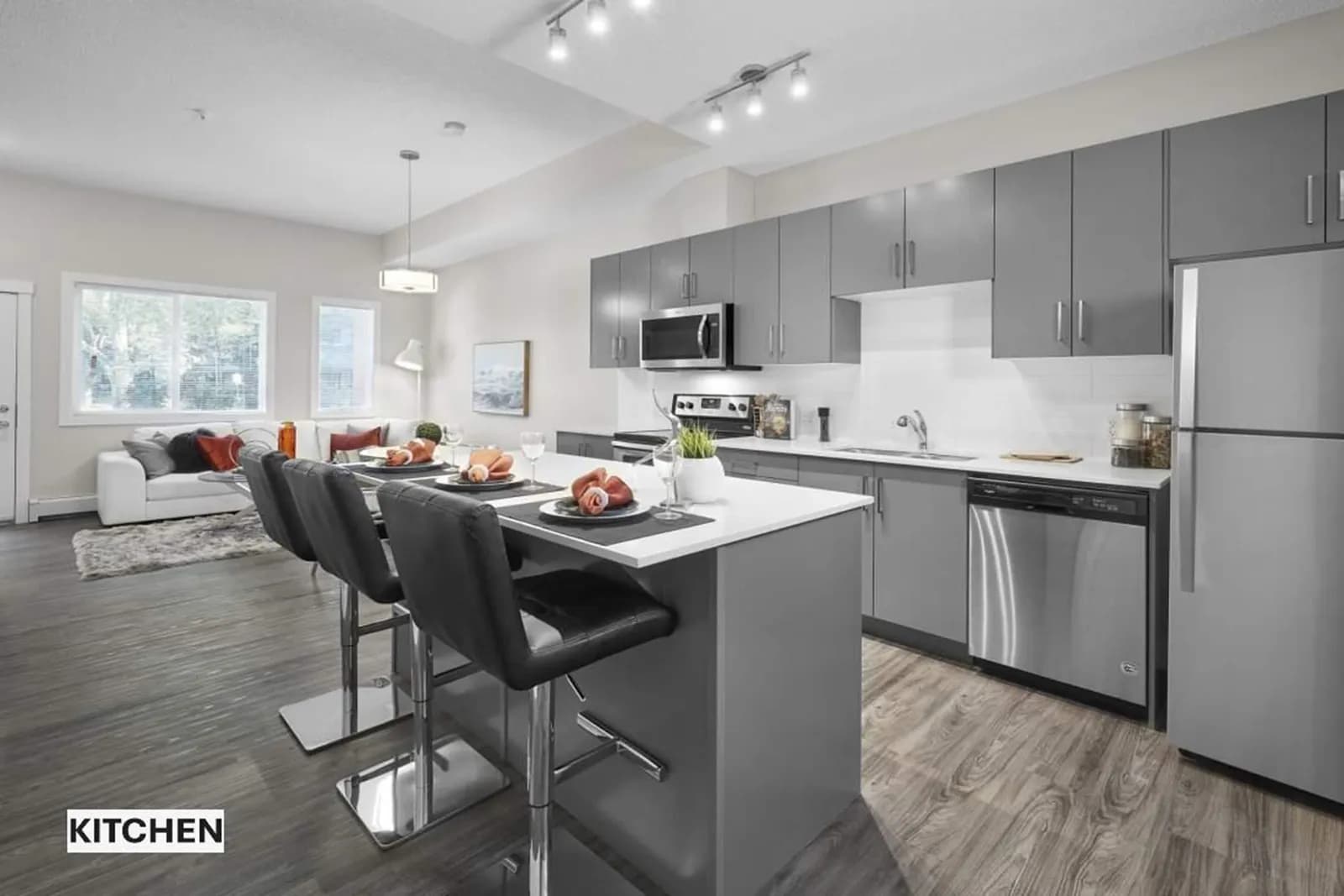 3 BED + 2.5 BATH TOWNHOME