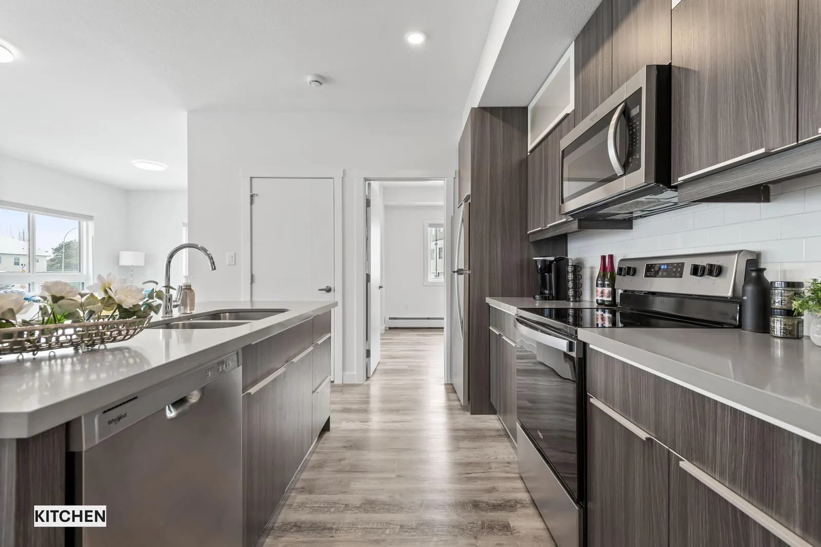 2 BED + DEN + 2 BATH APARTMENT