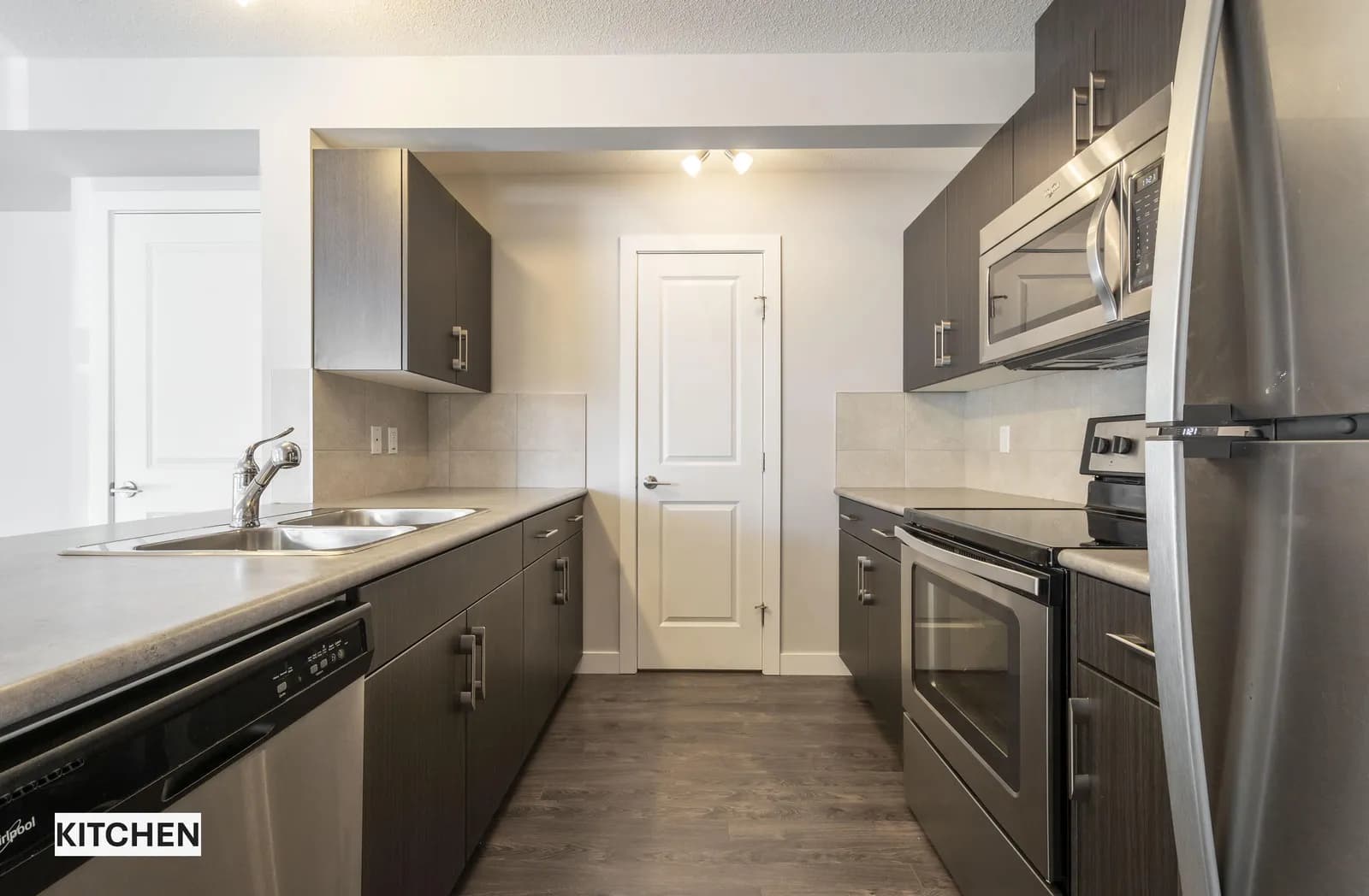 2 Bed +1 Full Bath + 2 Half Bath Townhome