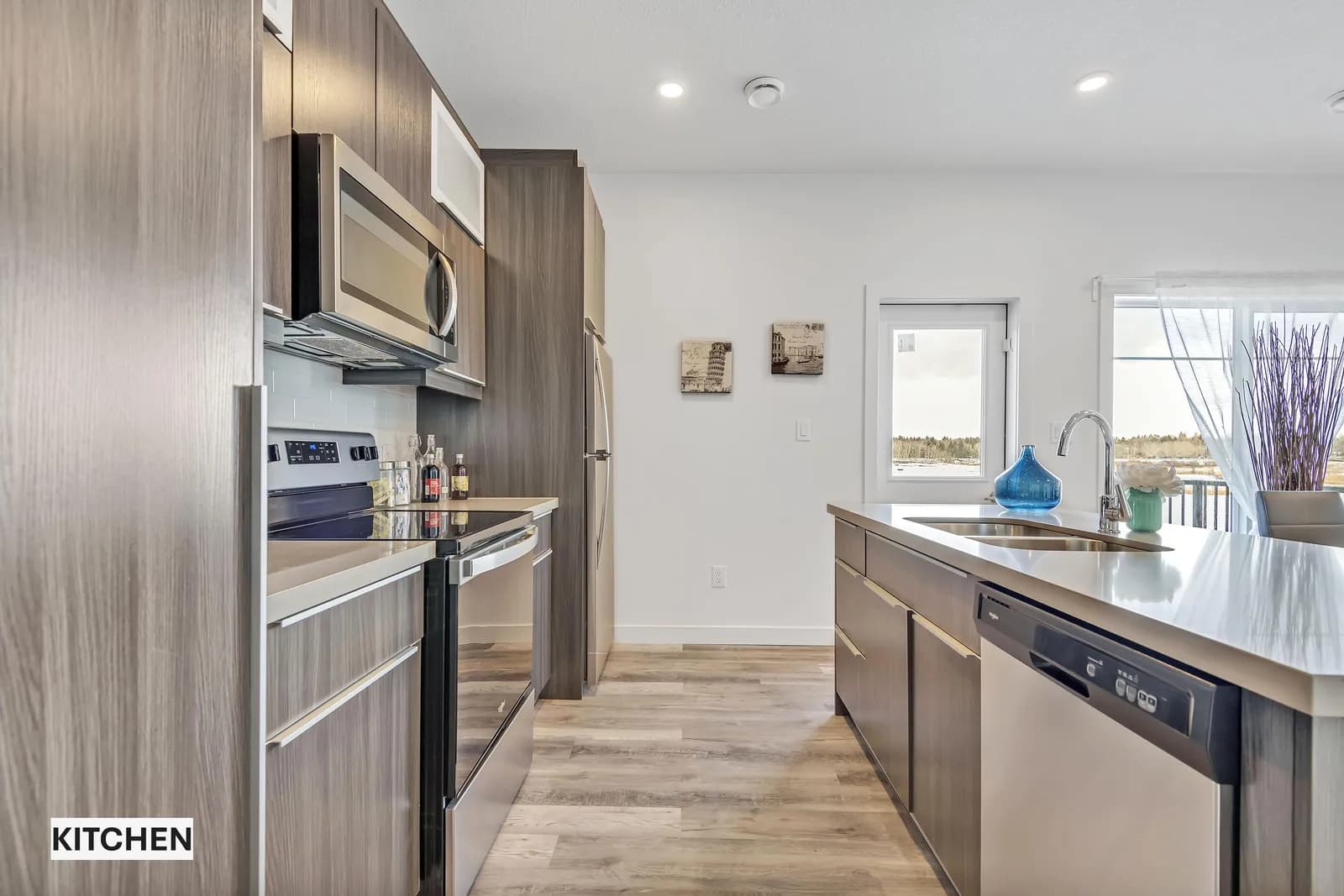3 BED + 2 BATH + 1 GARAGE TOWNHOME