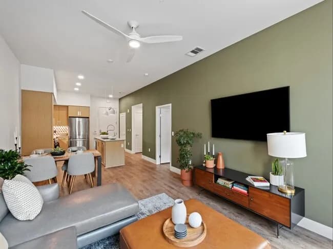 SPACIOUS 1 BED/ 1 BATH APARTMENT FOR RENT IN DOWNTOWN LONDON