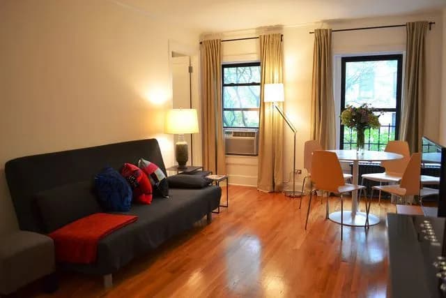 MODERN 1 BED/ 1 BATH APARTMENT IN DOWNTOWN VANCOUVER