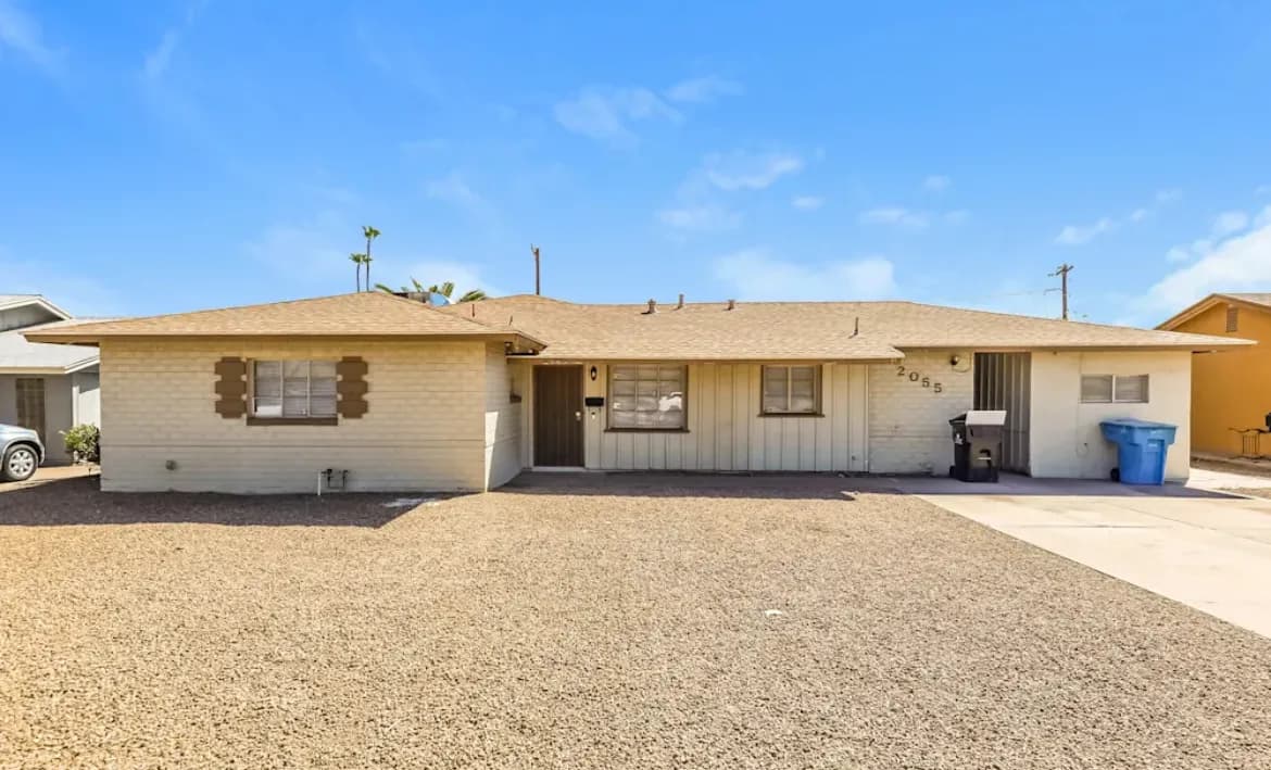 Cozy 3Beds 2Baths Single Family Home in Phoenix - $1590/Monthly