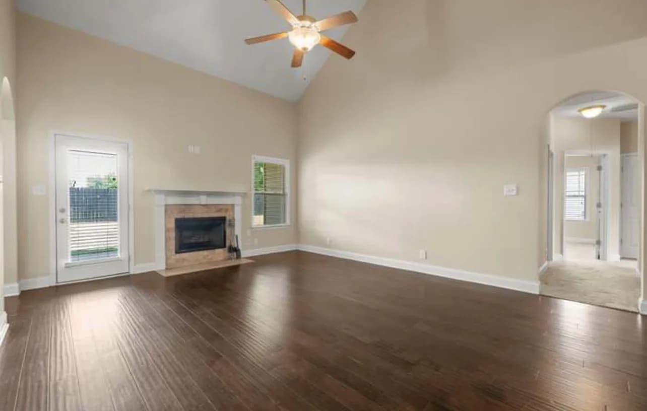 3 bedroom house available for rent.