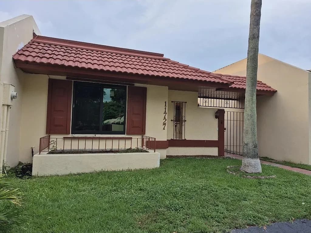 11727 SW 112th Ter, Miami, FL