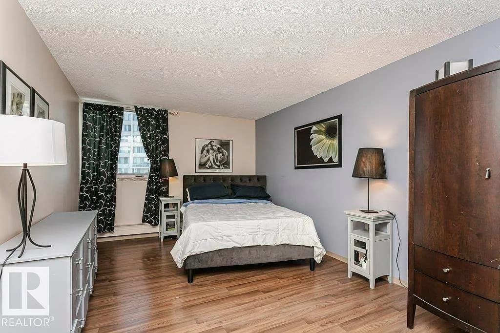 This 2 Bed/1 Bath condo with STUNNING RIVER VALLEY VIEWS!