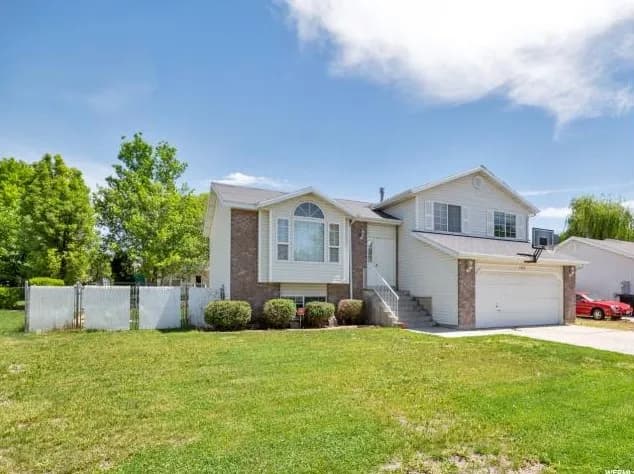 Beautiful 5 bed 3 bath house for rent!!