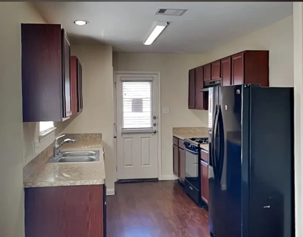 Homecoming beauty single family home!