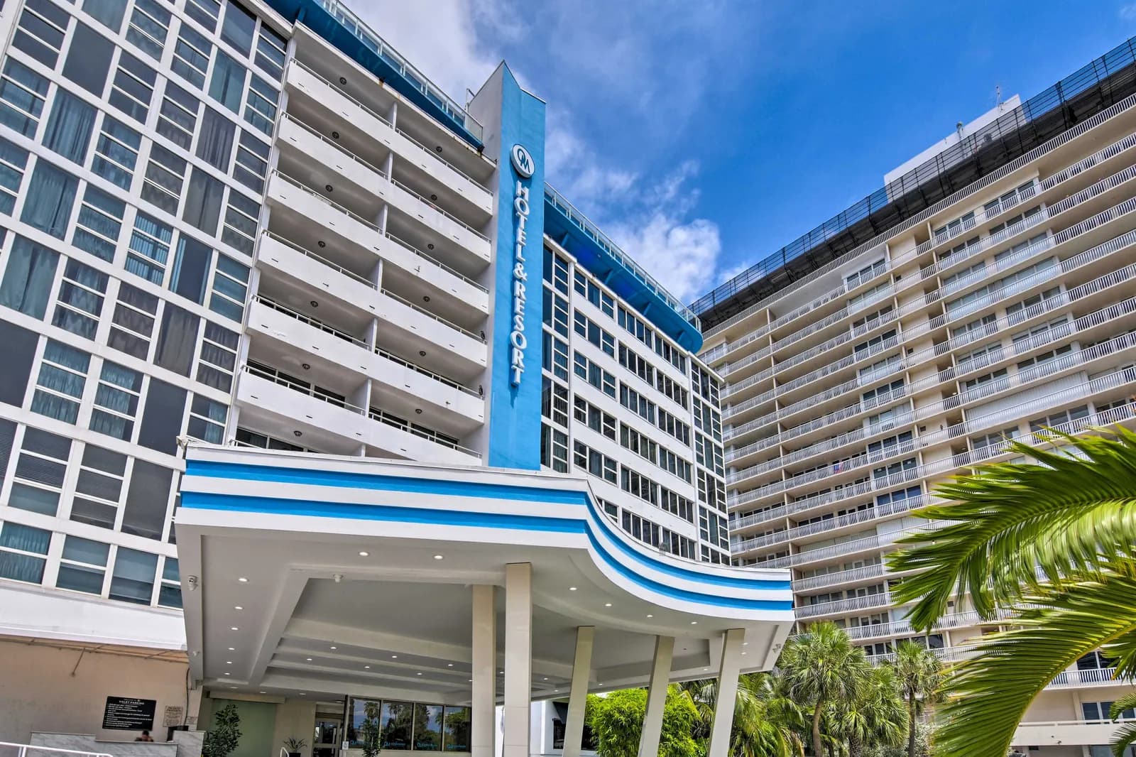 Oceanfront Luxury 2/2 Condo w/ Amazing Views!