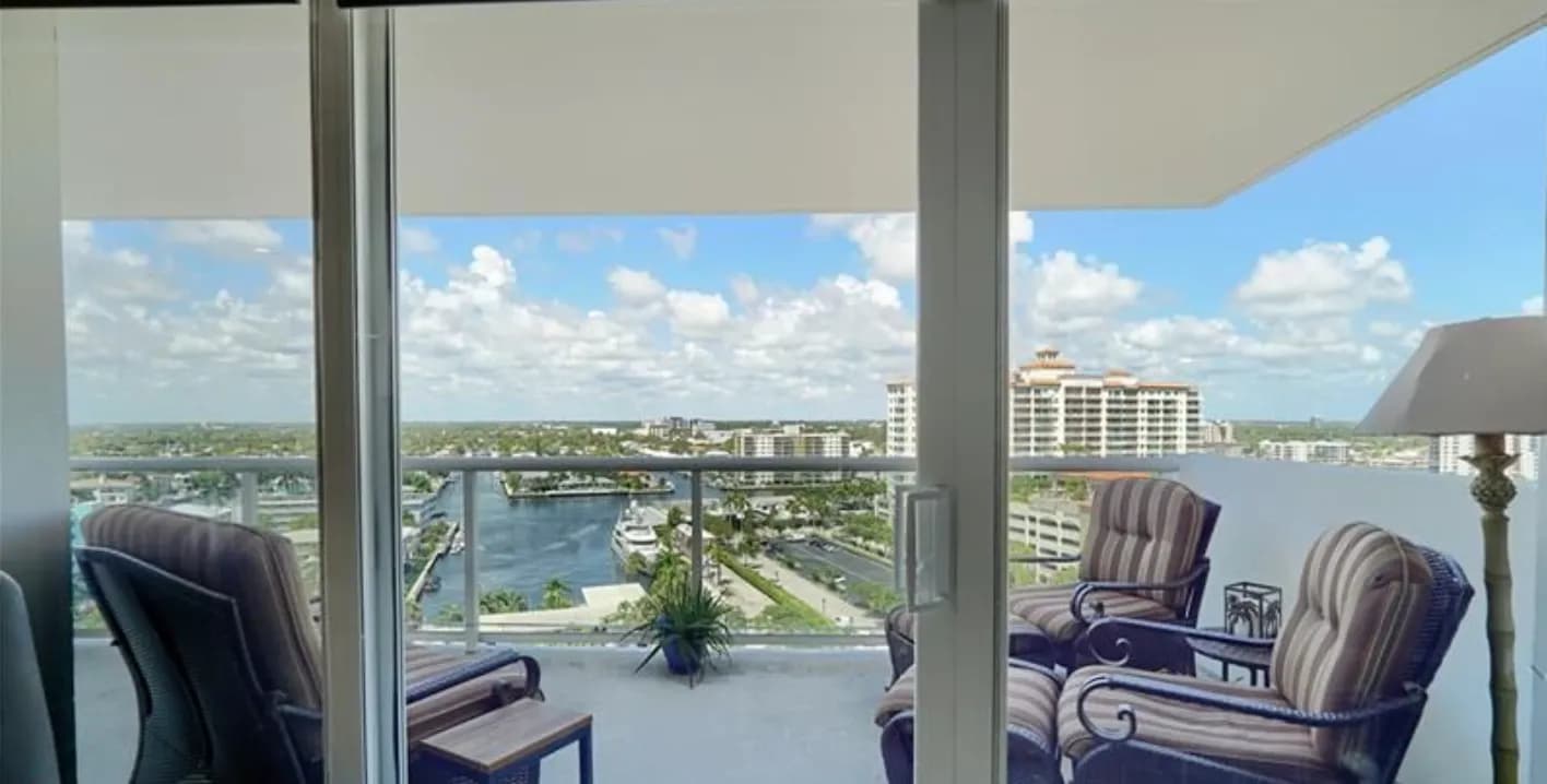 Gorgeous Fully Upgraded Condo