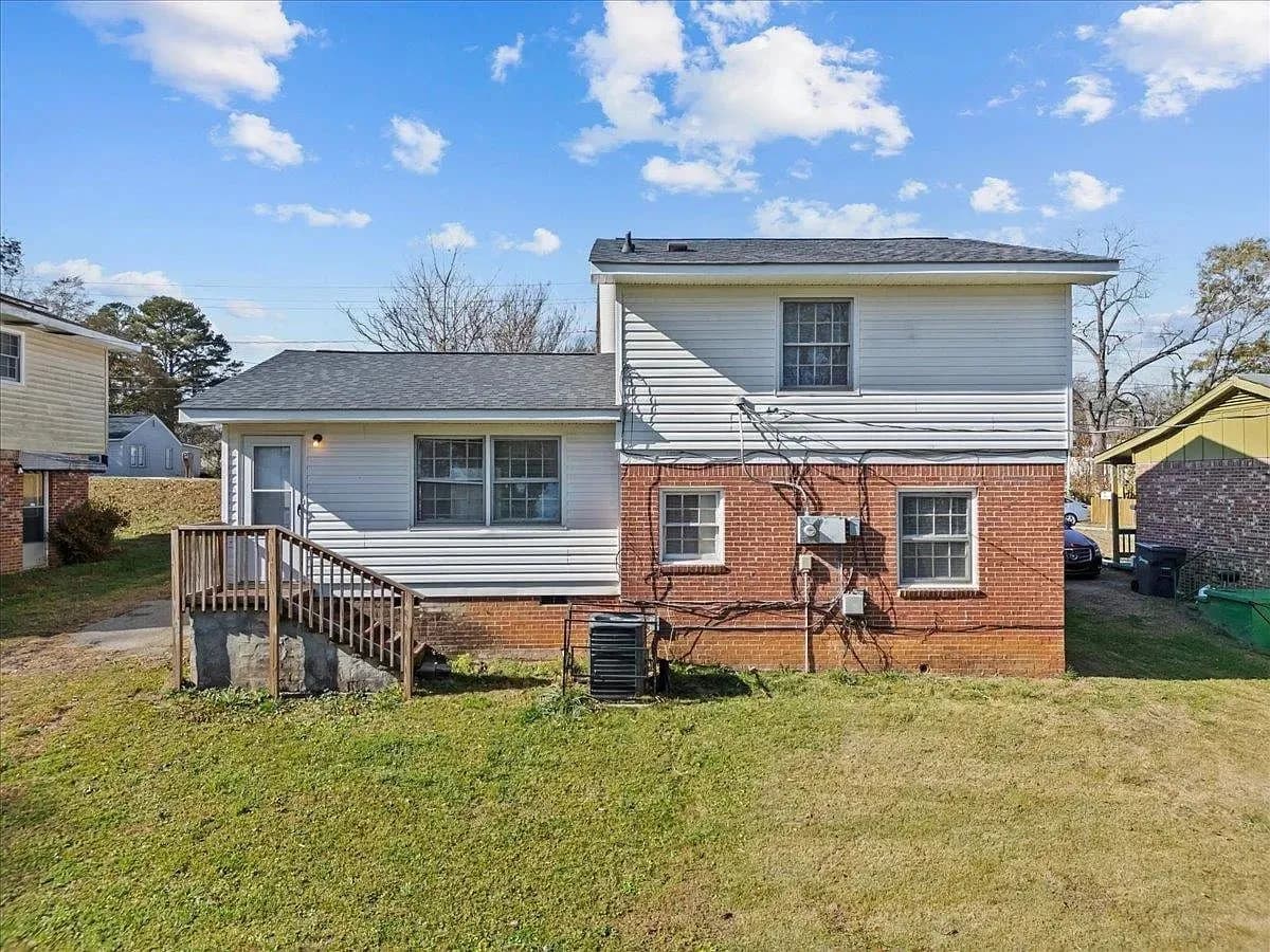 Move-in ready to family-friendly area