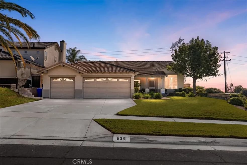 Beautiful 3 bedrooms and 2 bathrooms
