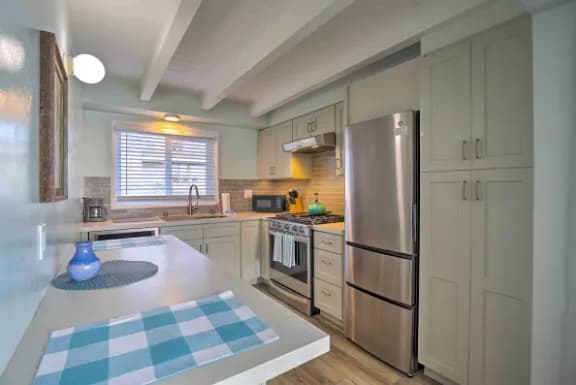 ****1BED 1BATH And Enjoy San Diego effortlessly****