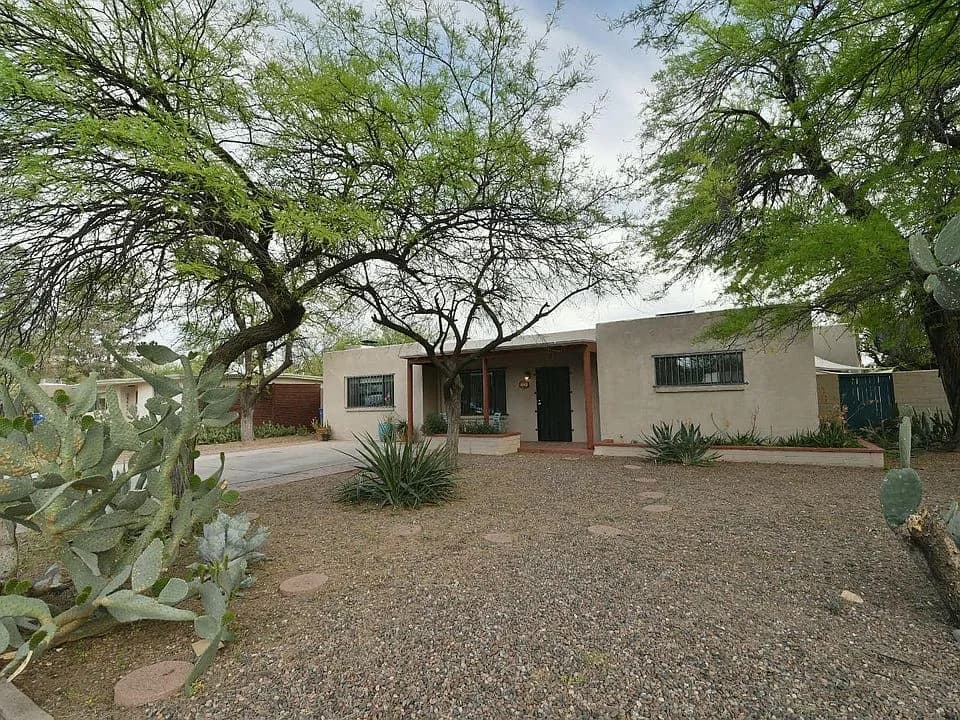 Welcome to your new home at 2842 E. Blacklidge Dr. in Tucson a fully furnished, move-in ready 3-bed, 2-bath home in the