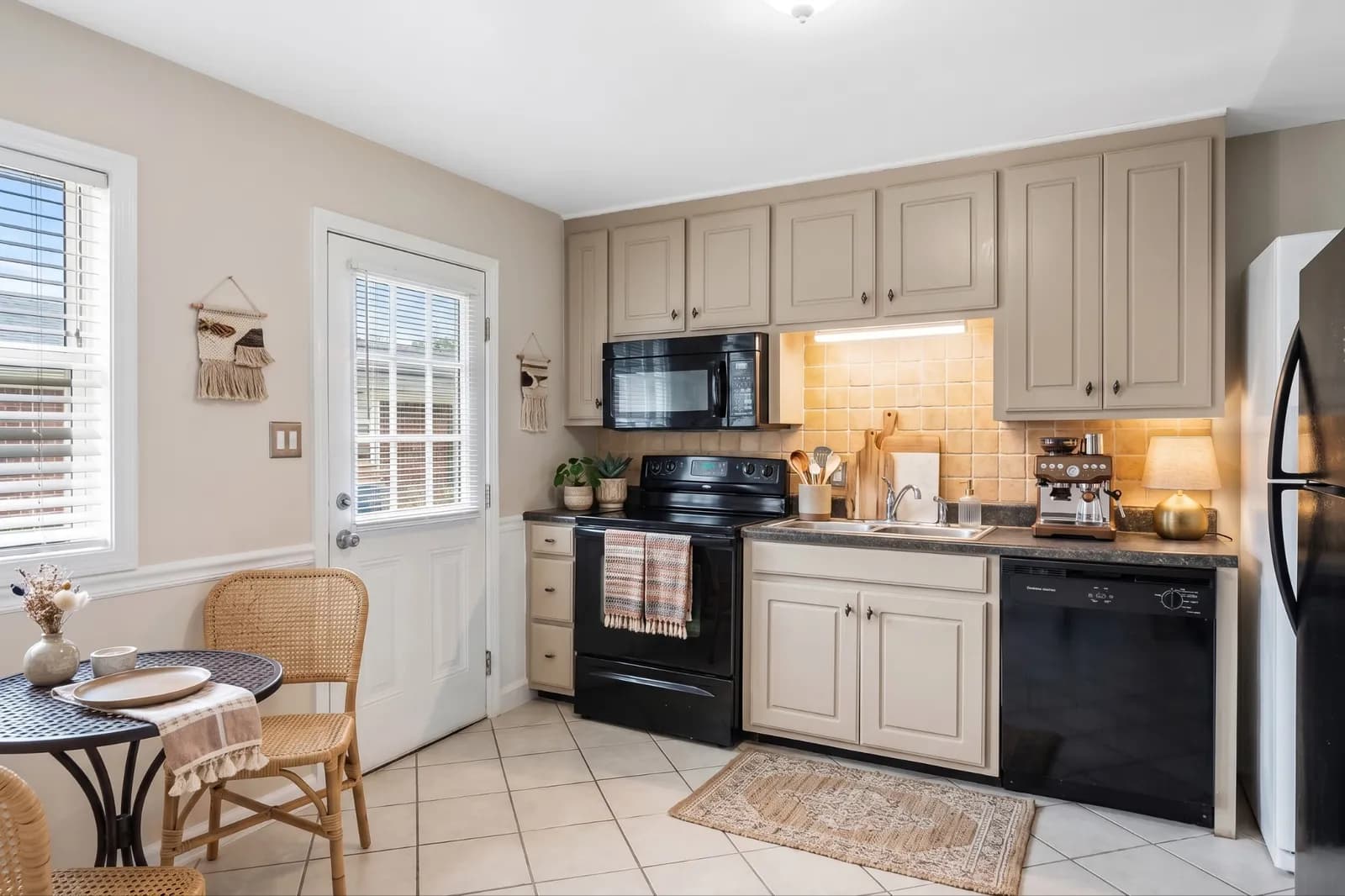 Two-Bedroom Apartments Near Elon University | Phoenix Villas