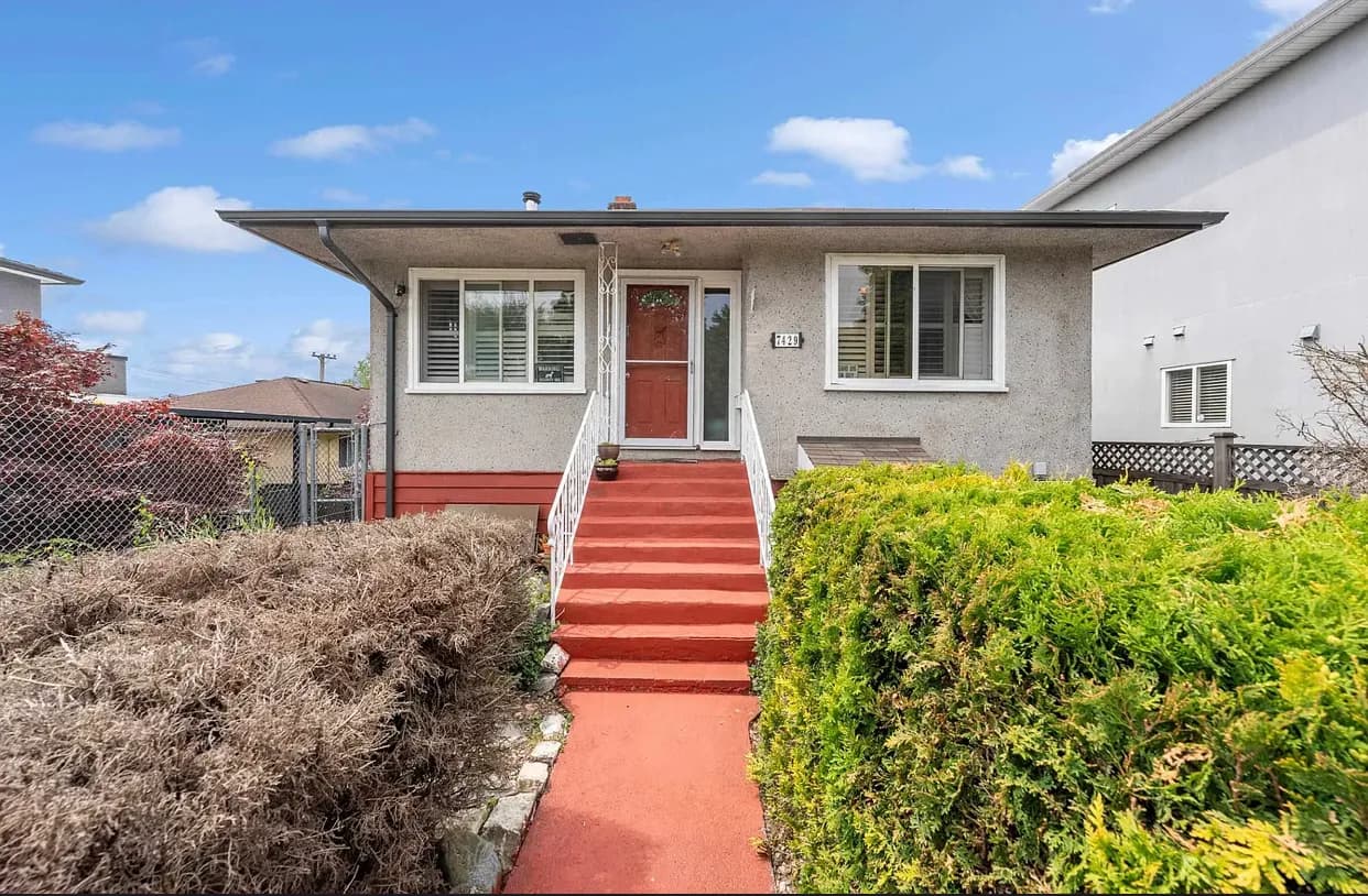 Located within a short stroll to Moberly Park, transit, and local amenities.