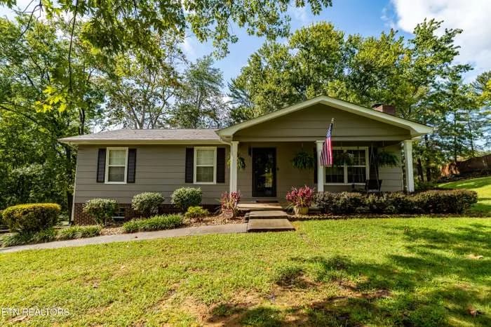 3BR 3BA Maryville Ranch with Finished Basement and Pool — house rental in Maryville, TN