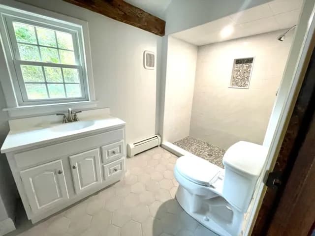 Heated Apt. Near Trans Quiet Bld Large Unit — apartment rental in Andover, MA