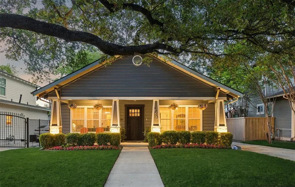 Amazing lovely 3 beds 2 baths — house rental in Dallas, TX