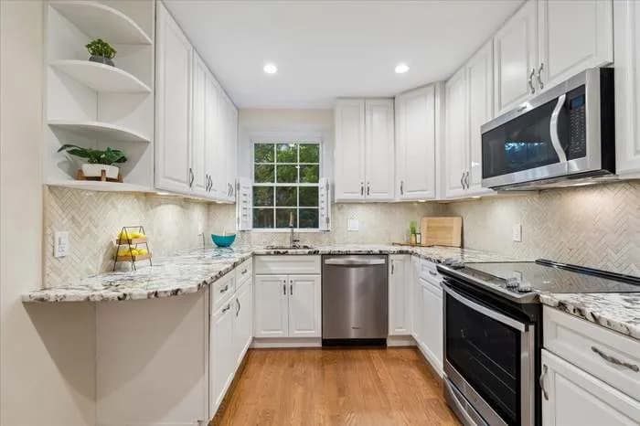 A Charming Condo — condo rental in Arlington, VA